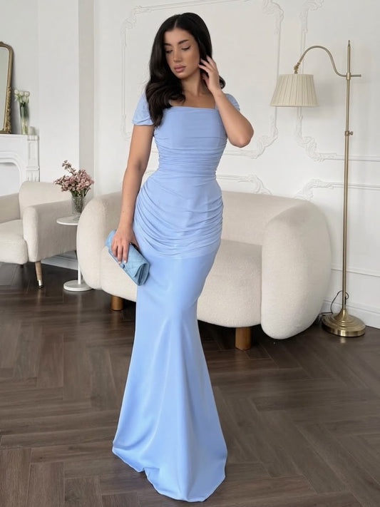 Schlichtes Wellenkleid