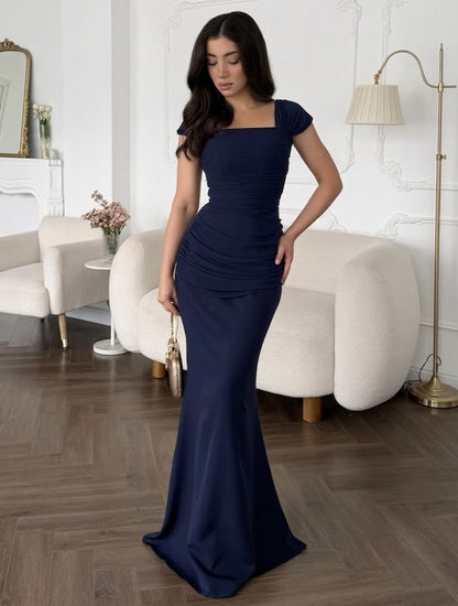 Schlichtes Wellenkleid